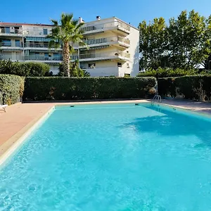 Apartment De Standing Climatise, Avec Piscine, Proche De La, Fréjus