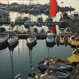 Apartment Boutique Hirondelle Port, Fréjus